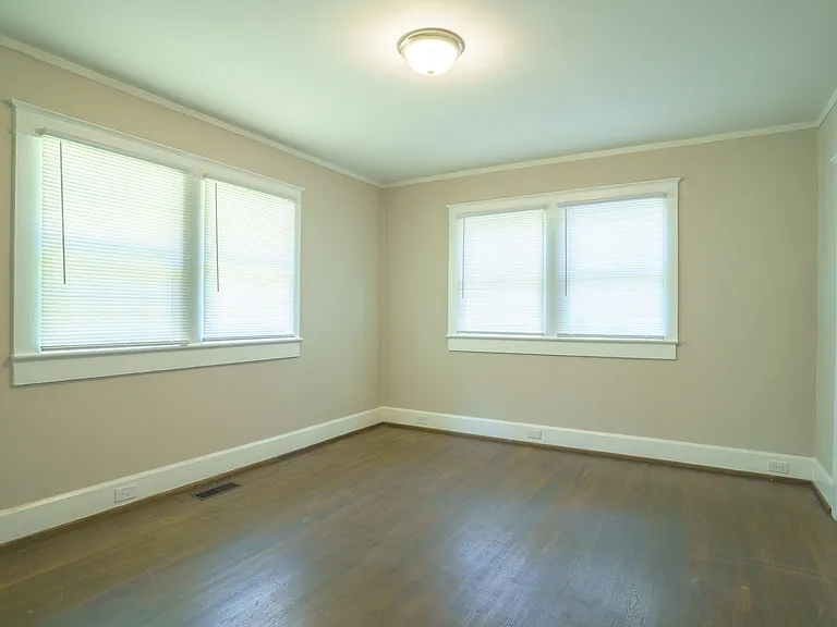 808 11th Ave — Photo 16