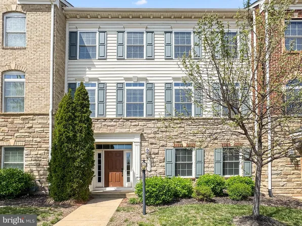 42365 Pine Forest Dr, Chantilly, VA 20152