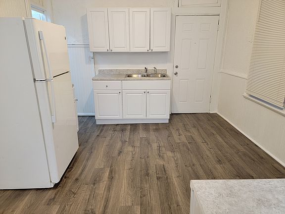4th image of 1359 W Walton St #2