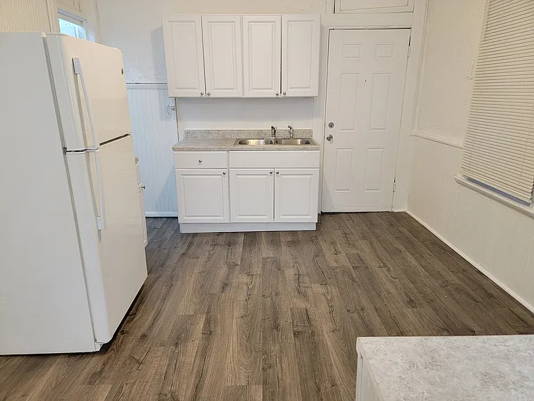 1359 W Walton St #1B — Photo 4