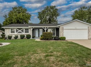 12 Oakridge West Dr, Saint Peters, MO 63376