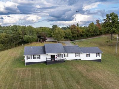 310 S Sandbranch Rd, Mount Hope, WV, 25880