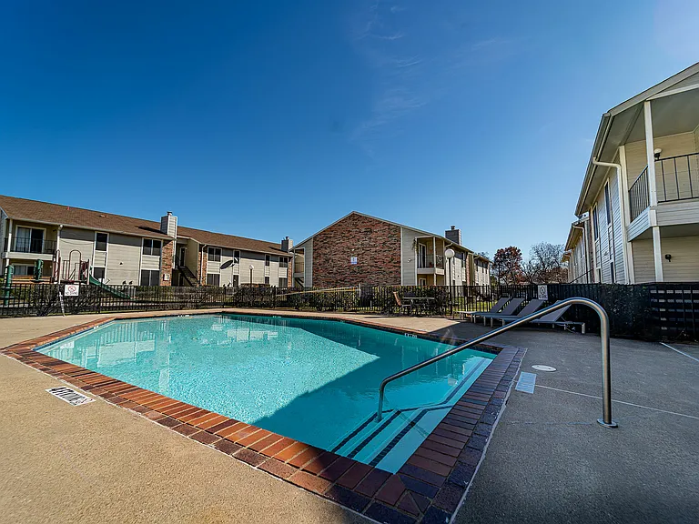 2359 Highland Rd — Photo 8
