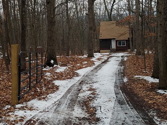 2nd image of 792 Huckleberry Dr