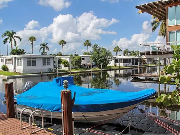 2844 Arbutus St, Naples, FL 34112