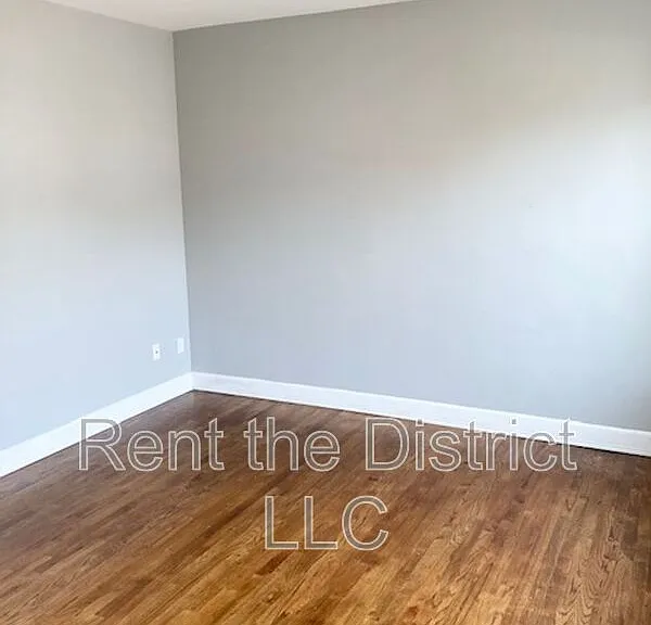 624 Orleans Pl NE — Photo 10