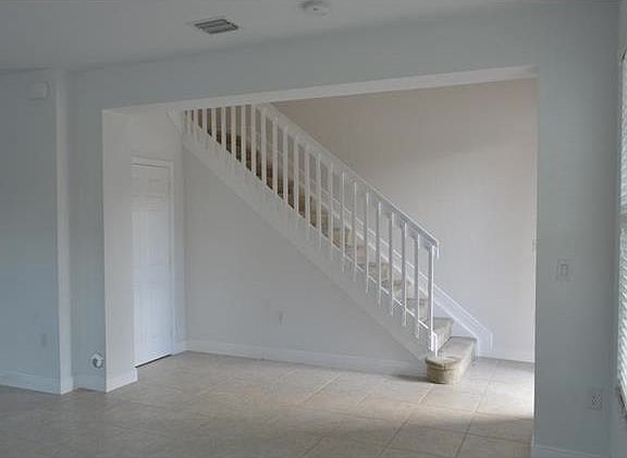 4th image of 1133 SW 147th Ter