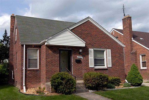 1st image of 20887 Country Club Dr