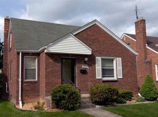 20887 Country Club Dr, Harper Woods, MI 48225