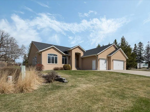 15 Bluegrass Dr NW, Alexandria, MN 56308