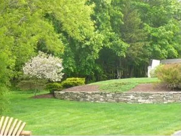 114 Patterson Ln, Newington, NH 03801