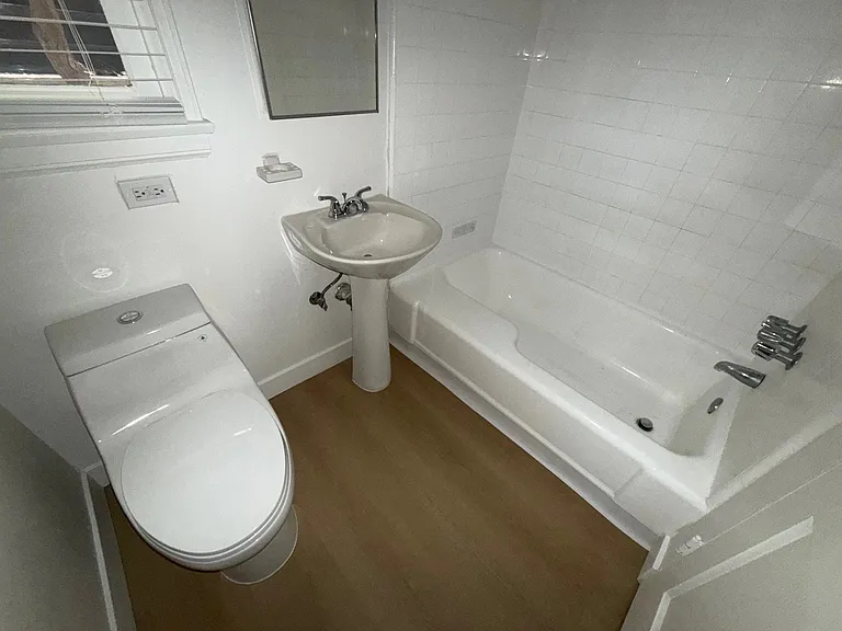 346 N Palm Dr #4 — Photo 8