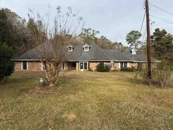 62125 Laudze Rd, Bogalusa, LA 70427
