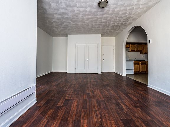 5th image of 4901 S Drexel Blvd #335
