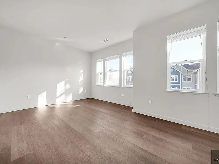 master bedroom 1 in 3rd floor