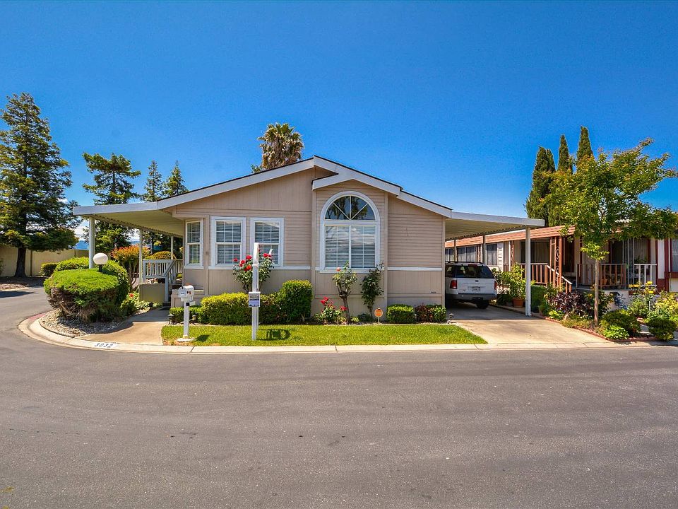 1st image of 3032 Oakbridge Dr