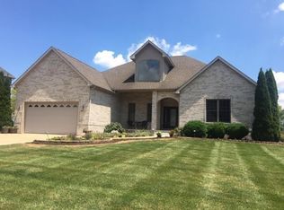 775 Cirque Dr, Crown Point, IN 46307