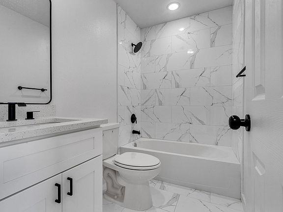 4th image of 7428 Laura Koppe Rd #A
