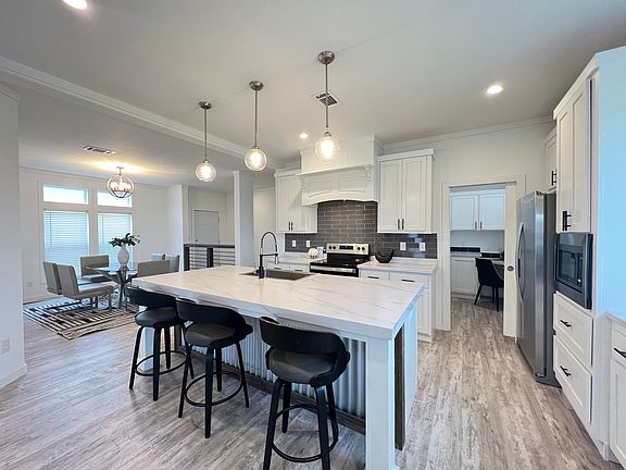 3rd image of 11102 Mountain Ash Ln