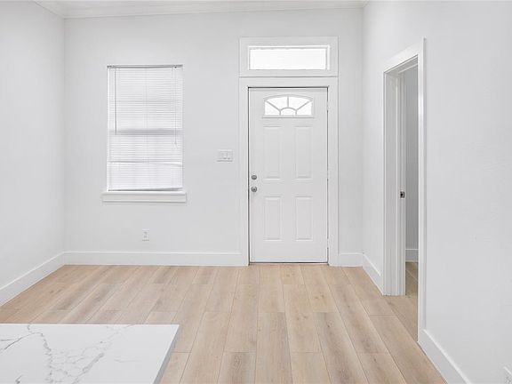 3rd image of 702 40th St