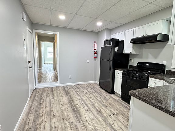 2nd image of 317 E Jersey St Floor 2