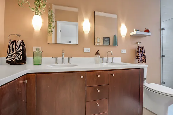 Sold by Dwell Residential Inc | media 17