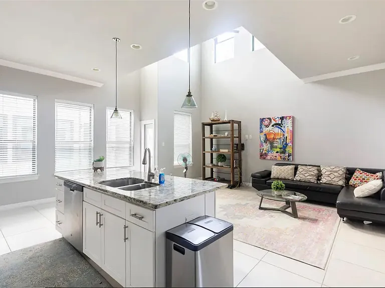 1413 Holly St #A — Photo 11