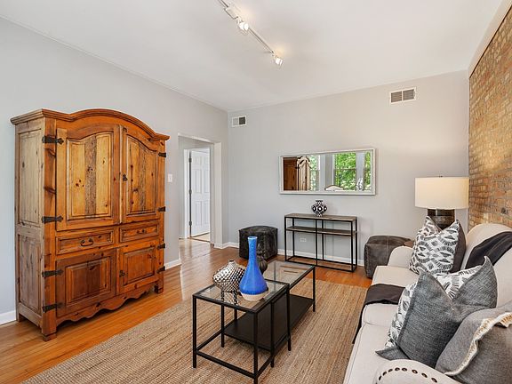 4th image of 2229 N Kimball Ave APT 3W