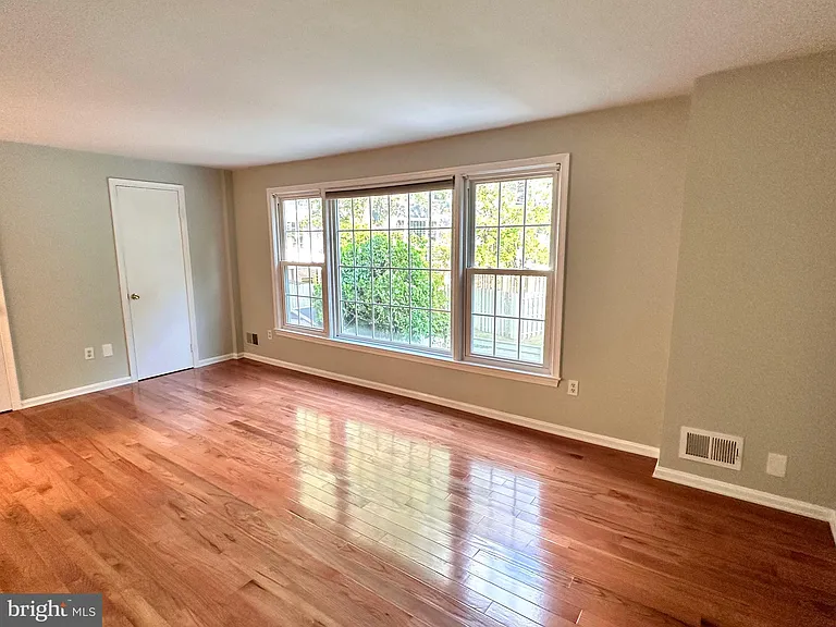 4311 Cedarlake Ct — Photo 10
