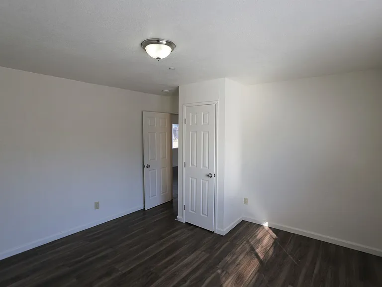 9817 N Stephens St — Photo 8