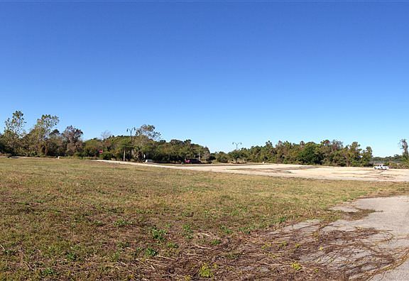 4th image of 1004 Windy Hill Rd.
