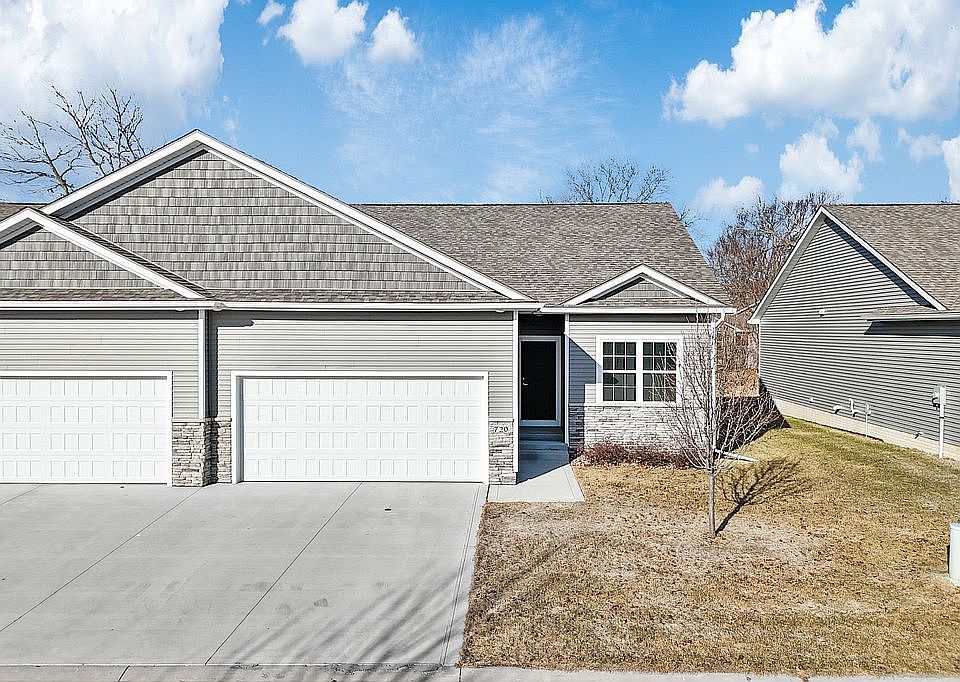 1st image of 720 Pinehurst Way