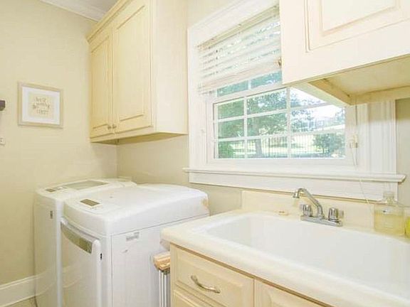 2nd image of 132 Turnberry Rd