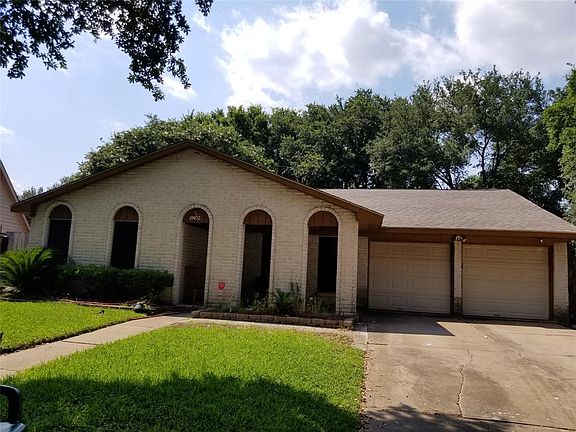 2nd image of 10402 Huntington Valley Dr