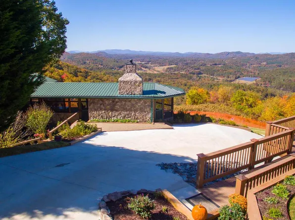 260 Madison Ln, Brasstown, NC 28902