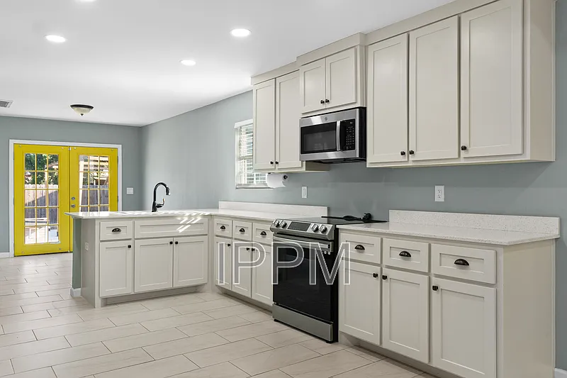 3 bed, 2.0 bath, 1147 sqft, $1,650 — Photo 4
