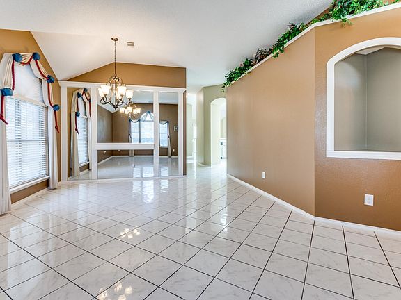 4th image of 3917 Escoba Dr