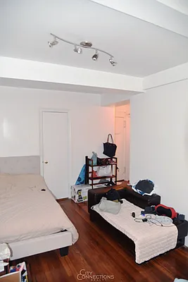 Rented by City Connections Realty | media 6