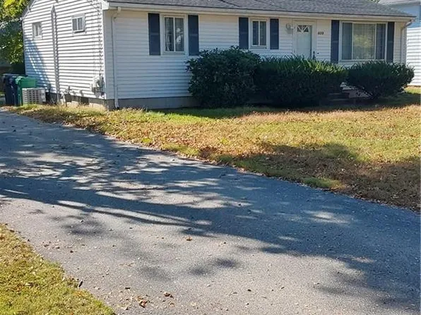 3372 W Shore Rd, Warwick, RI 02886