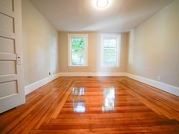 3rd image of 18 Blossom St #22B