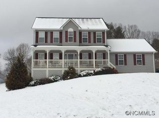 7 Strawberry Ln, Weaverville, NC 28787