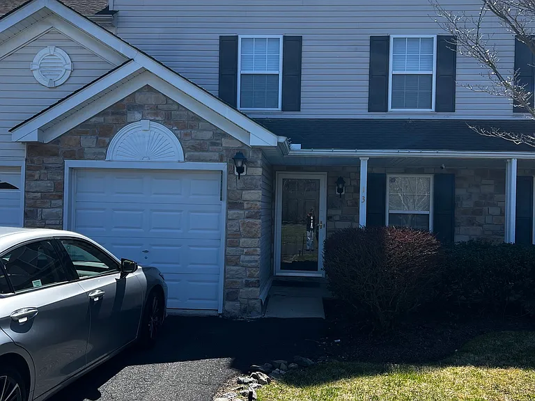 303 Victoria Way — Photo 1