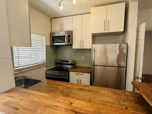 648 NE 80th St APT 10, Miami, FL 33138