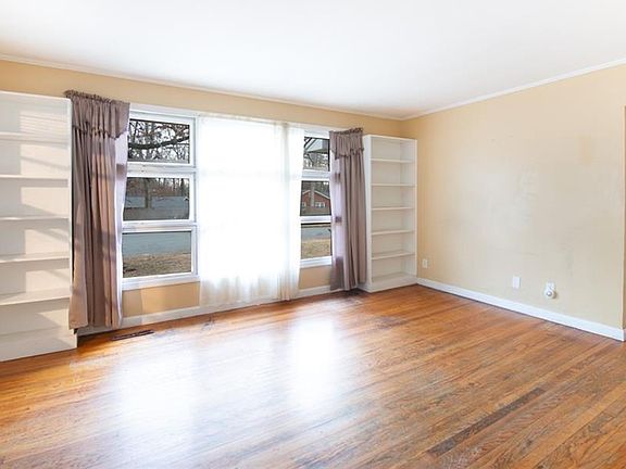 5th image of 614 Oakdale Ct