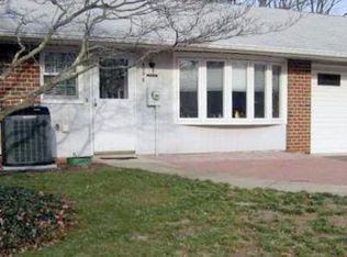 909A Dumbarton Dr, Lakewood, NJ
