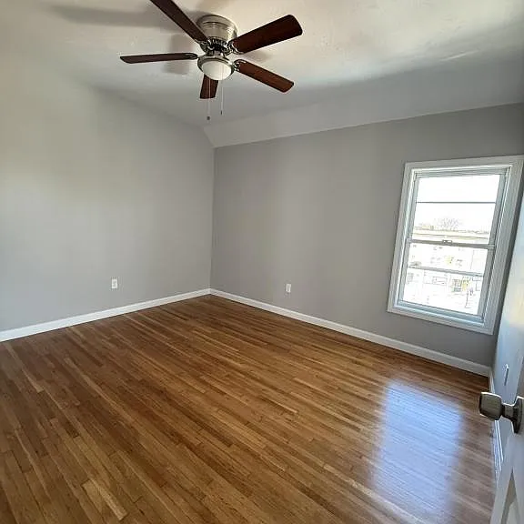 133 Bogle St — Photo 4
