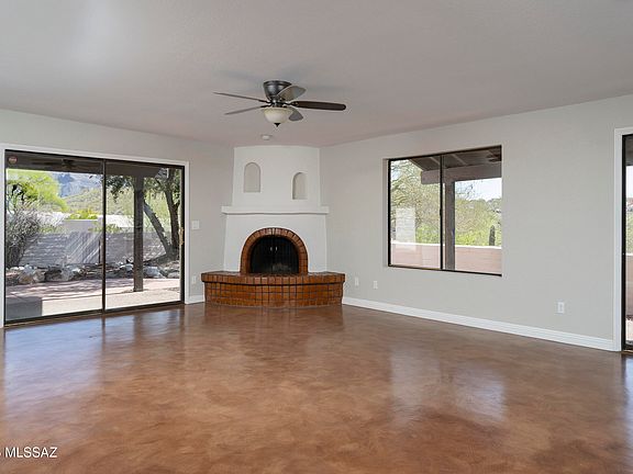 3rd image of 5040 N Camino De La Cumbre