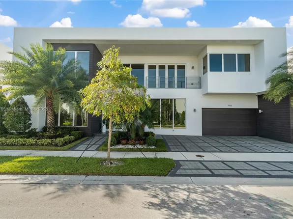 7468 NW 103rd Ct, Doral, FL 33178