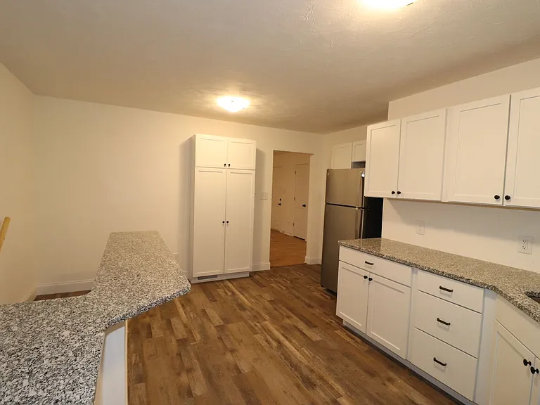 517 Maple St — Photo 17