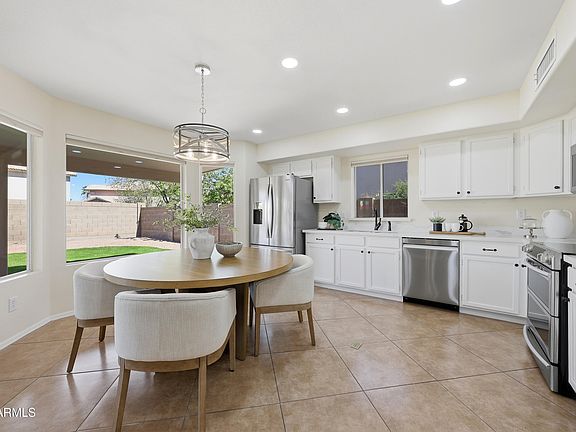 4th image of 516 W Smoke Tree Rd